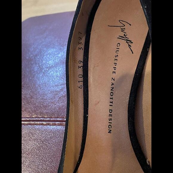 GIUSEPPE ZANOTTI Vintage Black Suede Cutout Pumps Buckle Unique 3” Heel Sz 39 - Picture 5 of 13